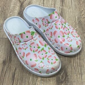 OOFOS Floral Pink and White Clogs